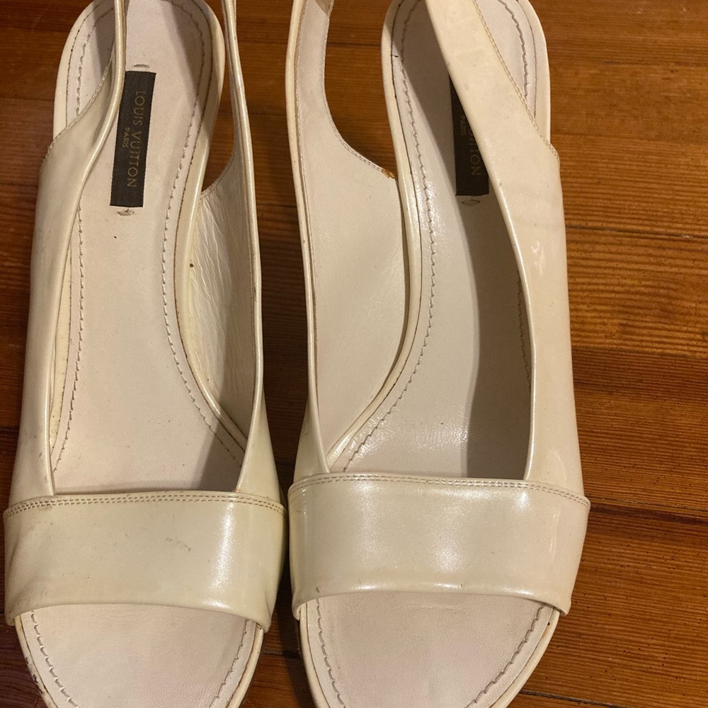 Vintage Louis Vuitton pivoine shoes